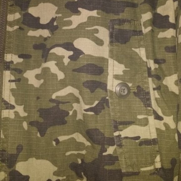 SALE! American Rag Dusty Olive Green Camo Bomber Jacket - Picture 6 of 10
